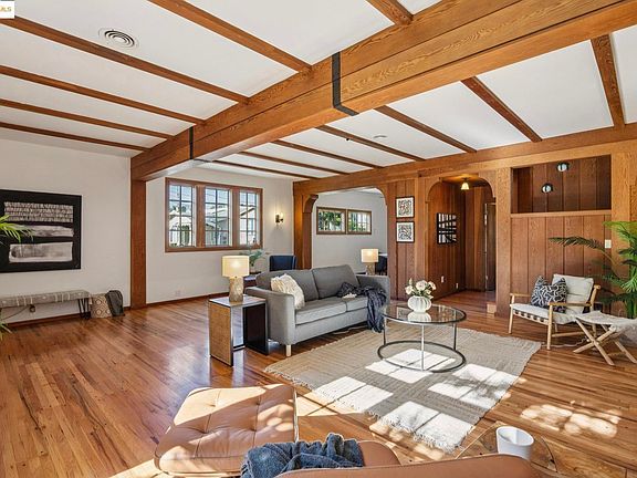 5th image of 2749 E 17th St