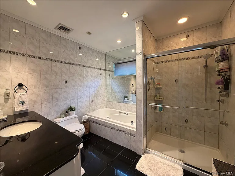 60 Trenton Ave — Photo 5