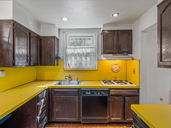 180-19 Grand Central Parkway image 8 of 24