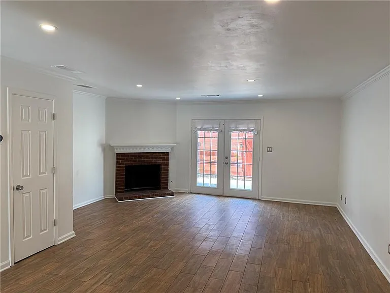 2910 Webb Bridge Rd — Photo 6