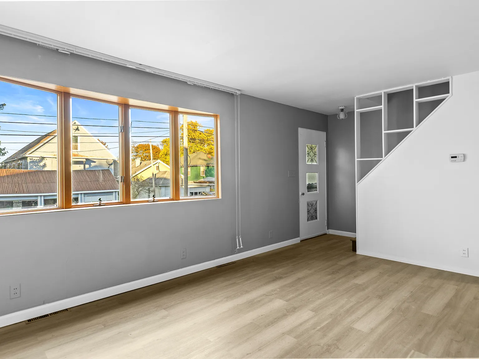 60 Leslie Ave — Photo 3
