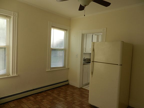 Entrance and Dining area