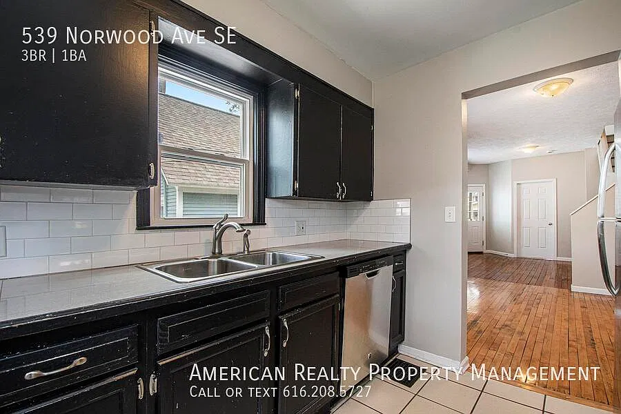 3 bed, 1050 sqft, $1,750 — Photo 4