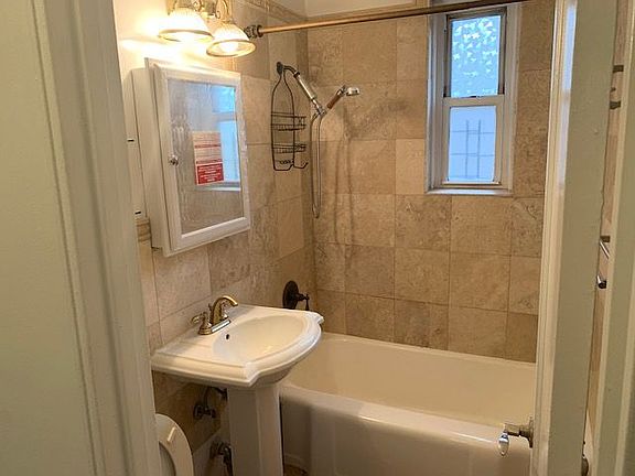 5th image of 6435 Yellowstone Blvd APT 3N