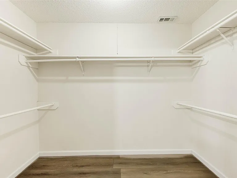 2338 Bent River Dr — Photo 36
