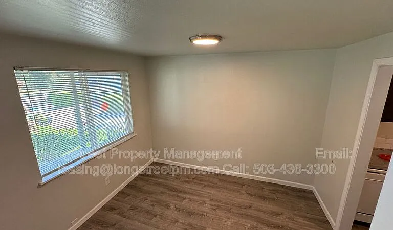 329 SW 10th St #4 — Photo 6