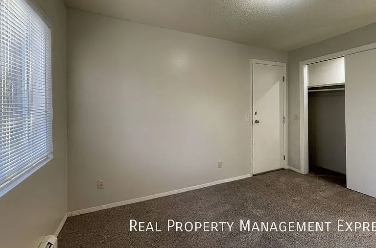 3711 S Cathy Ave #4 — Photo 22
