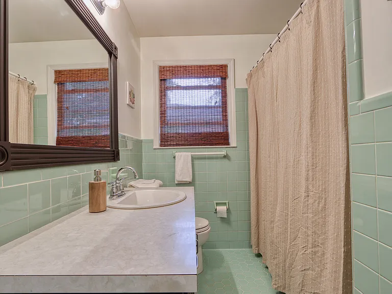 933 Gabriel Rd — Photo 15