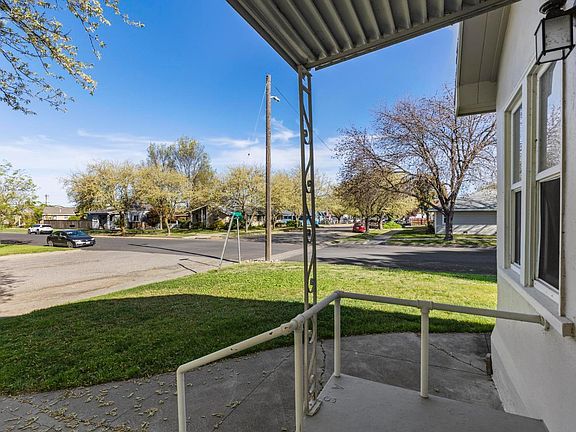 4th image of 1003 4th St