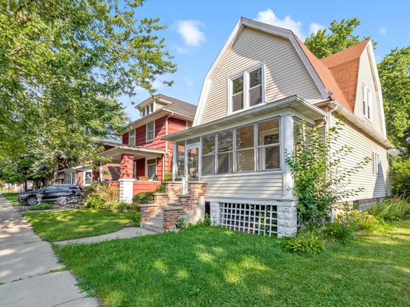 2432 W Cochran St, Blue Island, IL 60406