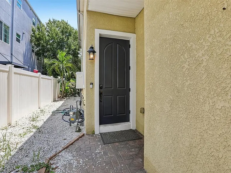 502 S Lincoln Ave — Photo 4