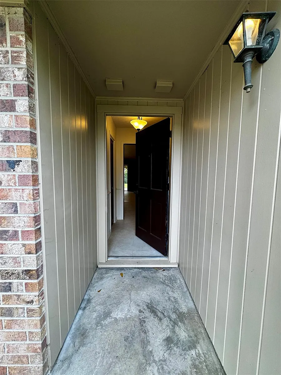 Building Photo - 24231 Shellbrook Dr