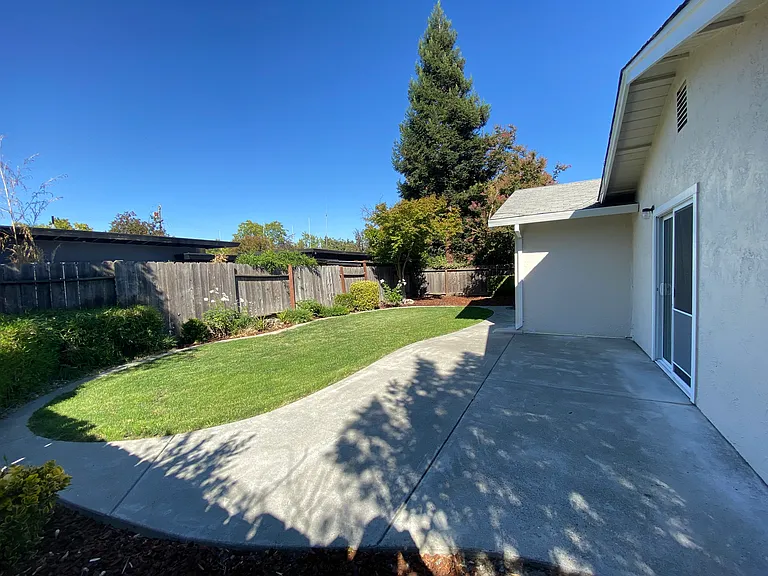 1772 Tallac St — Photo 17
