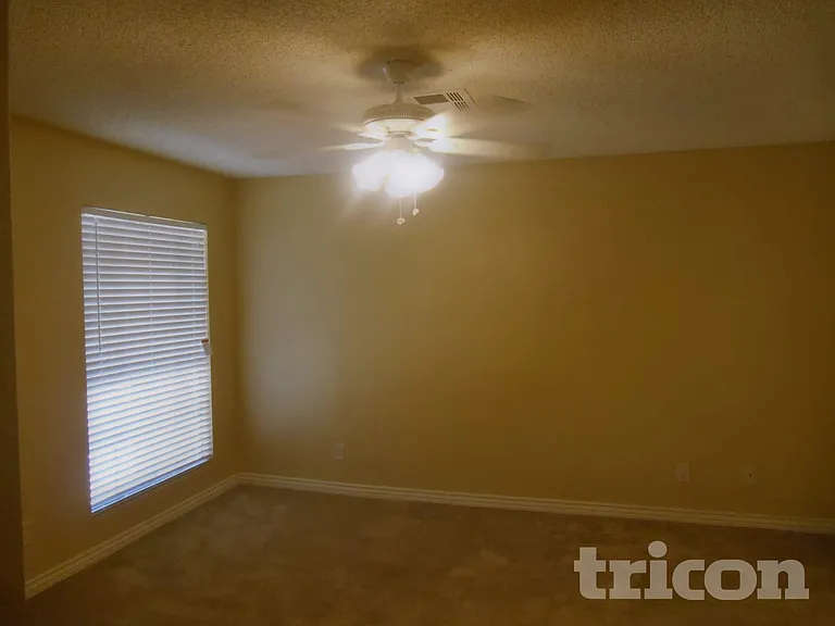 1706 N Comanche Dr — Photo 10