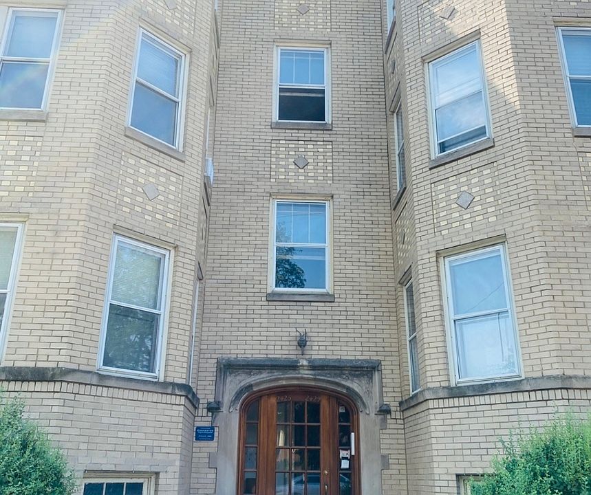 1st image of 2429 W Foster Ave #2