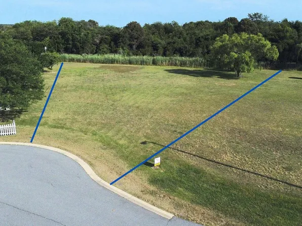 24 Hammock Point Rd, Crisfield, MD 21817