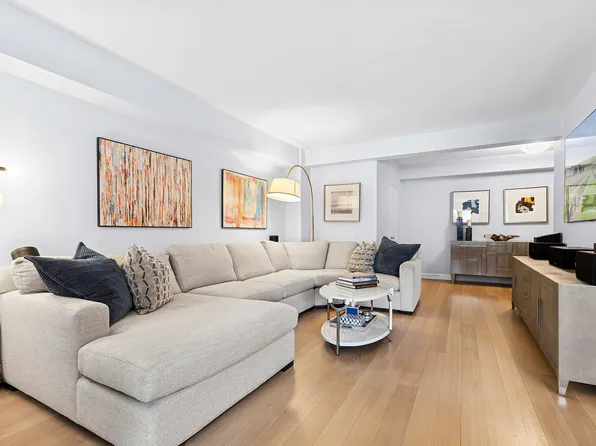 200 East 57th Street image 1 of 7