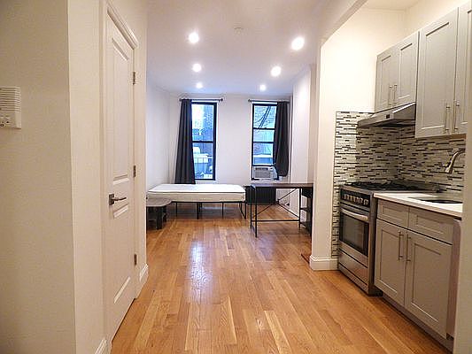 1st image of 1733 2nd Ave APT 2B