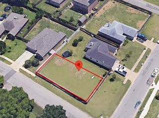 800 Oak Creek Dr, Hutchins, TX 75141