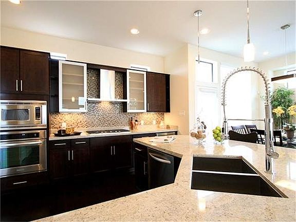 gorgeous open kitchen