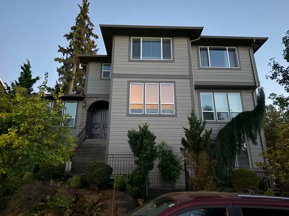 21824 NE Couch St, Gresham, OR 97030