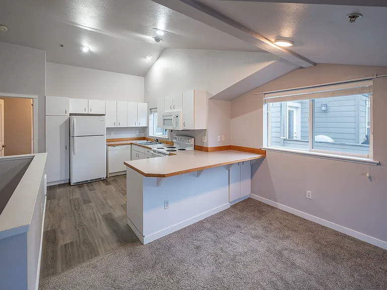 7 W Dravus St #E — Photo 4