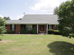 2277 Yellow Rock Rd, De Soto, MO 63020