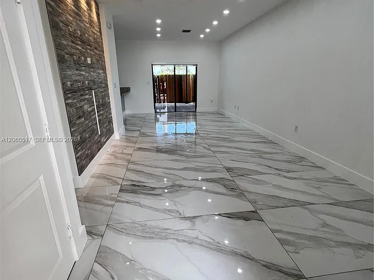 11370 SW 254th Ter #11370 — Photo 4