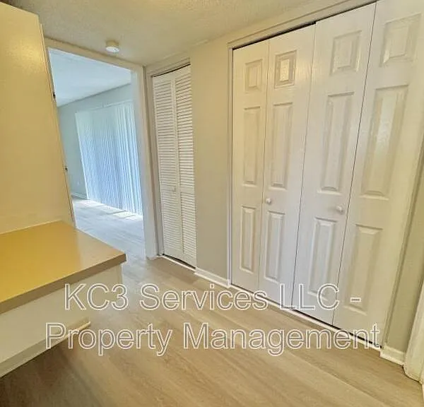 8717 Countryshire Ln — Photo 11