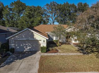 9009 Oakcrest Cir, Mount Dora, FL 32757