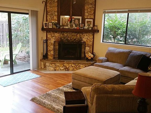 2nd image of 33 Meadow Wood Trl