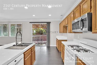 409 Sutro Ct — Photo 8