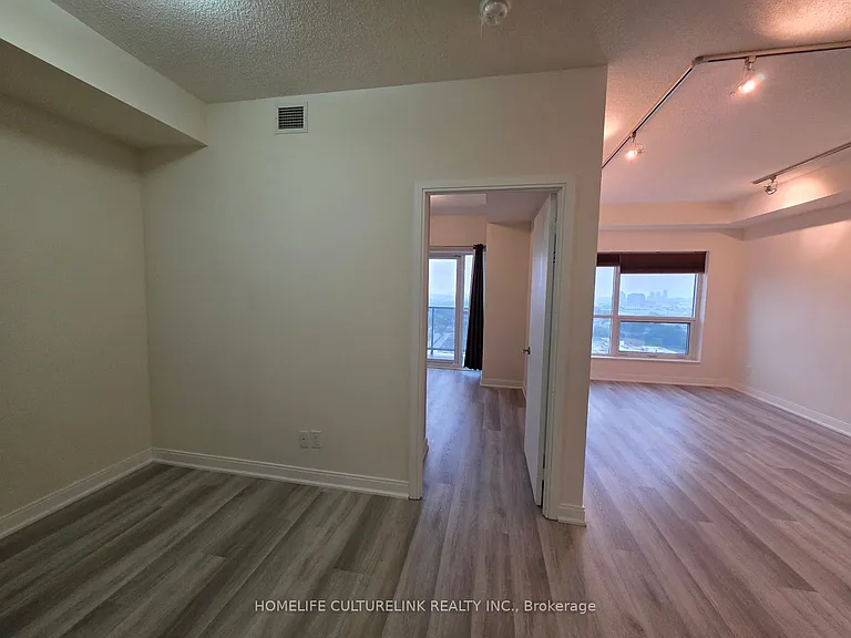 151 Village Green Sq #2209 — Photo 6