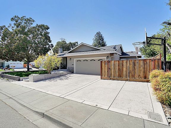 Premium Corner on Cul-De-Sac