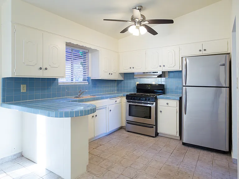 535 N Cimarron St — Photo 9