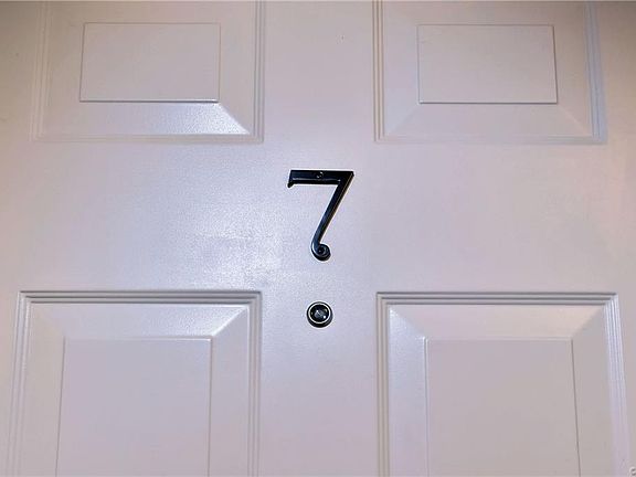 5th image of 4524 Grove Ave Unit 7