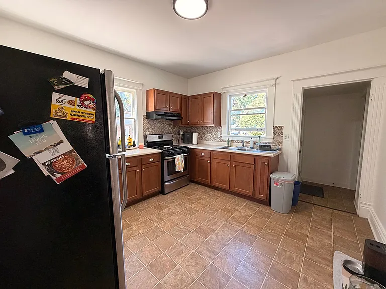 425 Fuller Ave SE — Photo 43