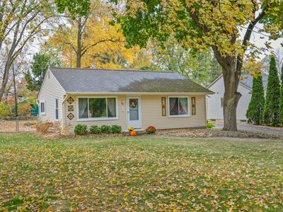 566 Bagley St, Lake Orion, MI, 48362