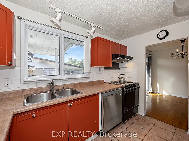 21 Southview Cres — Photo 12