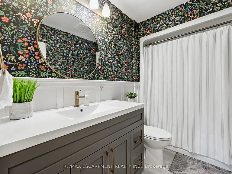 52 Grand Ave — Photo 13