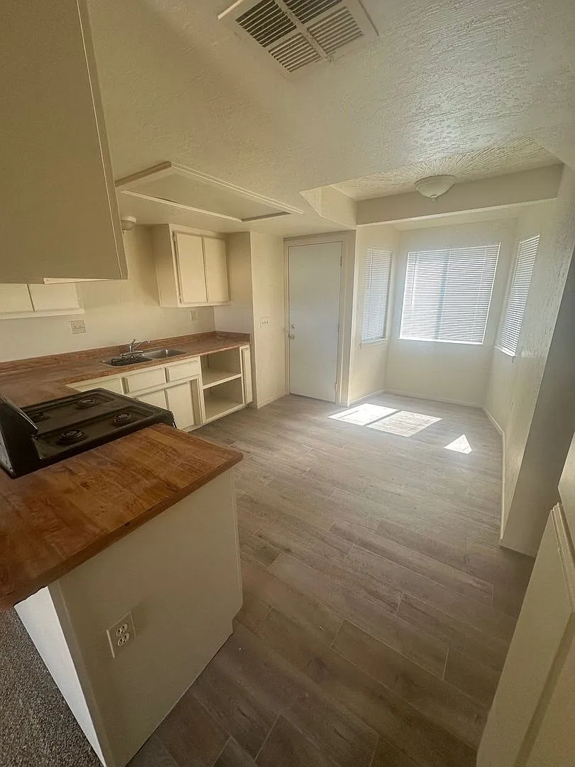 21335 Bear Valley Rd — Photo 4