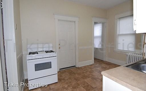 3rd image of 101 Litchfield St
