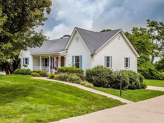 3rd image of 336 Farmbrook Cir