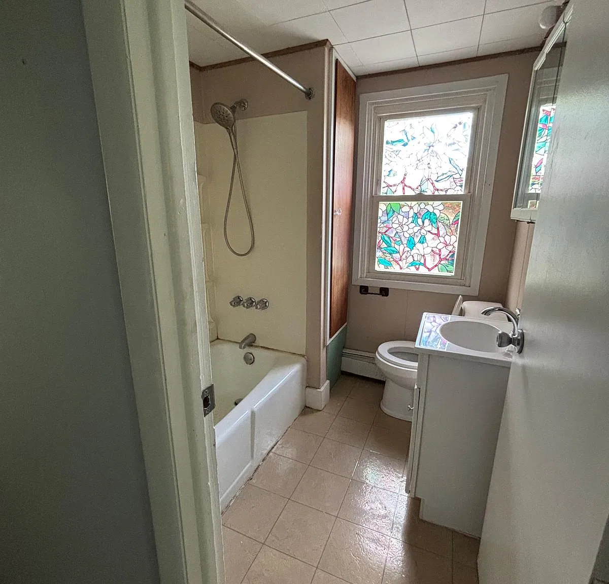 2 bed, 1250 sqft, $1,595 — Photo 2