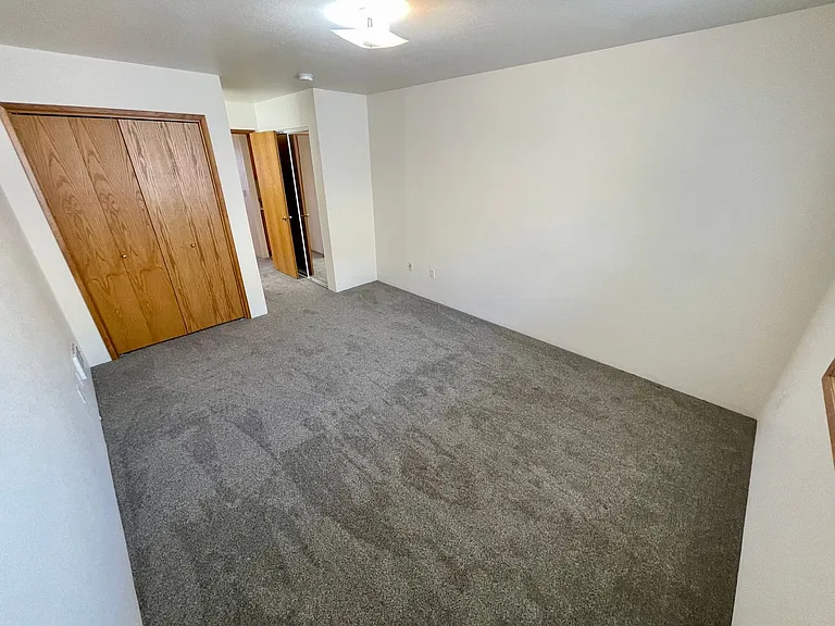 5631 N Hills Dr — Photo 16
