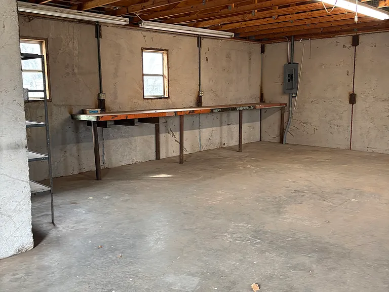 522 N Harding St — Photo 18