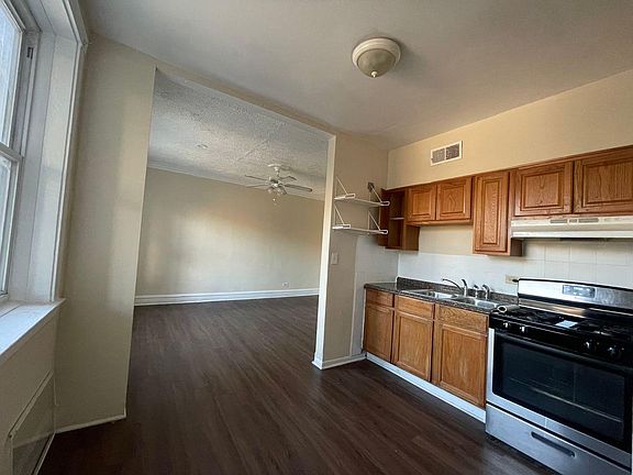3rd image of 2923 W 24th Blvd #1B