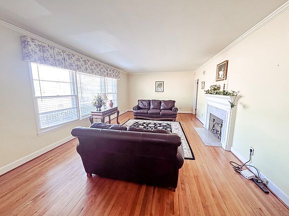 3rd image of 1106 Mount Vernon Rd