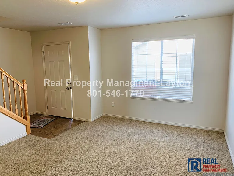 1267 E 6225 S — Photo 3