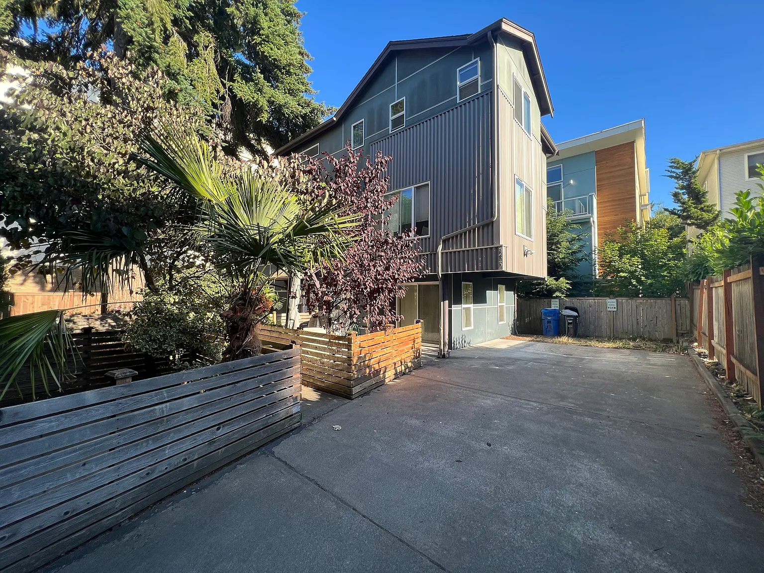 3 bed, 1310 sqft, $2,800 — Photo 2